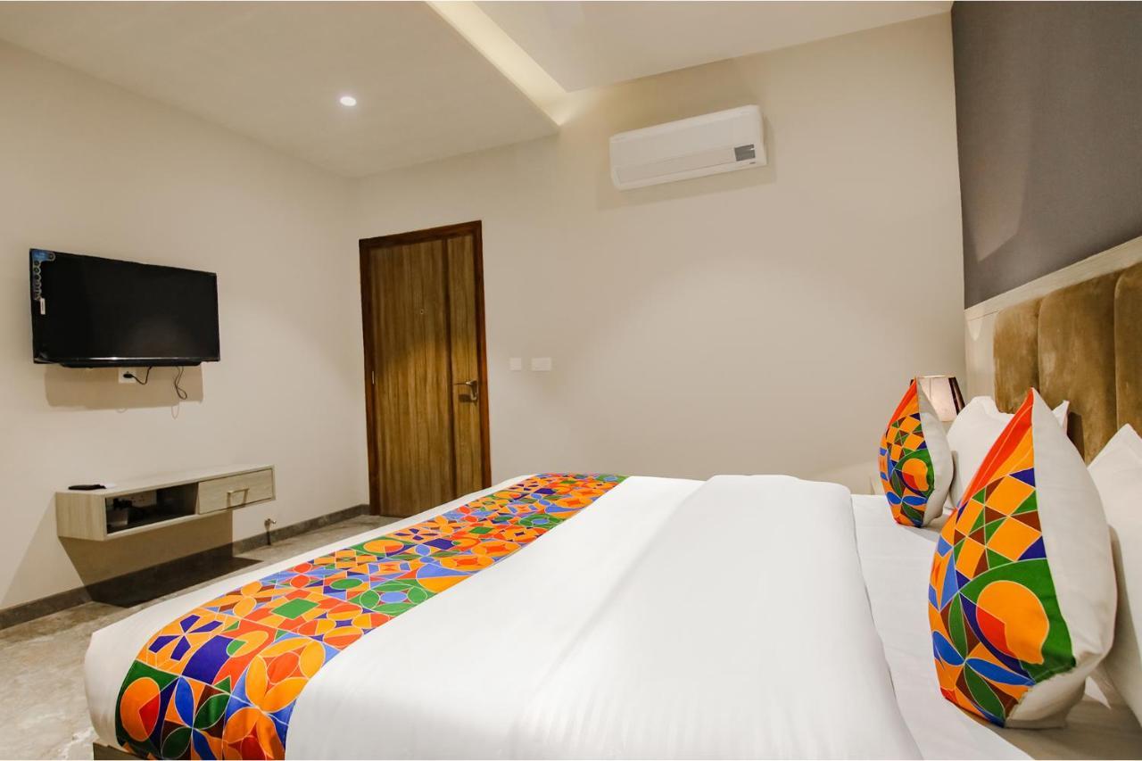 Fabhotel Prime K9 Grand ลูดิฮานา ภายนอก รูปภาพ