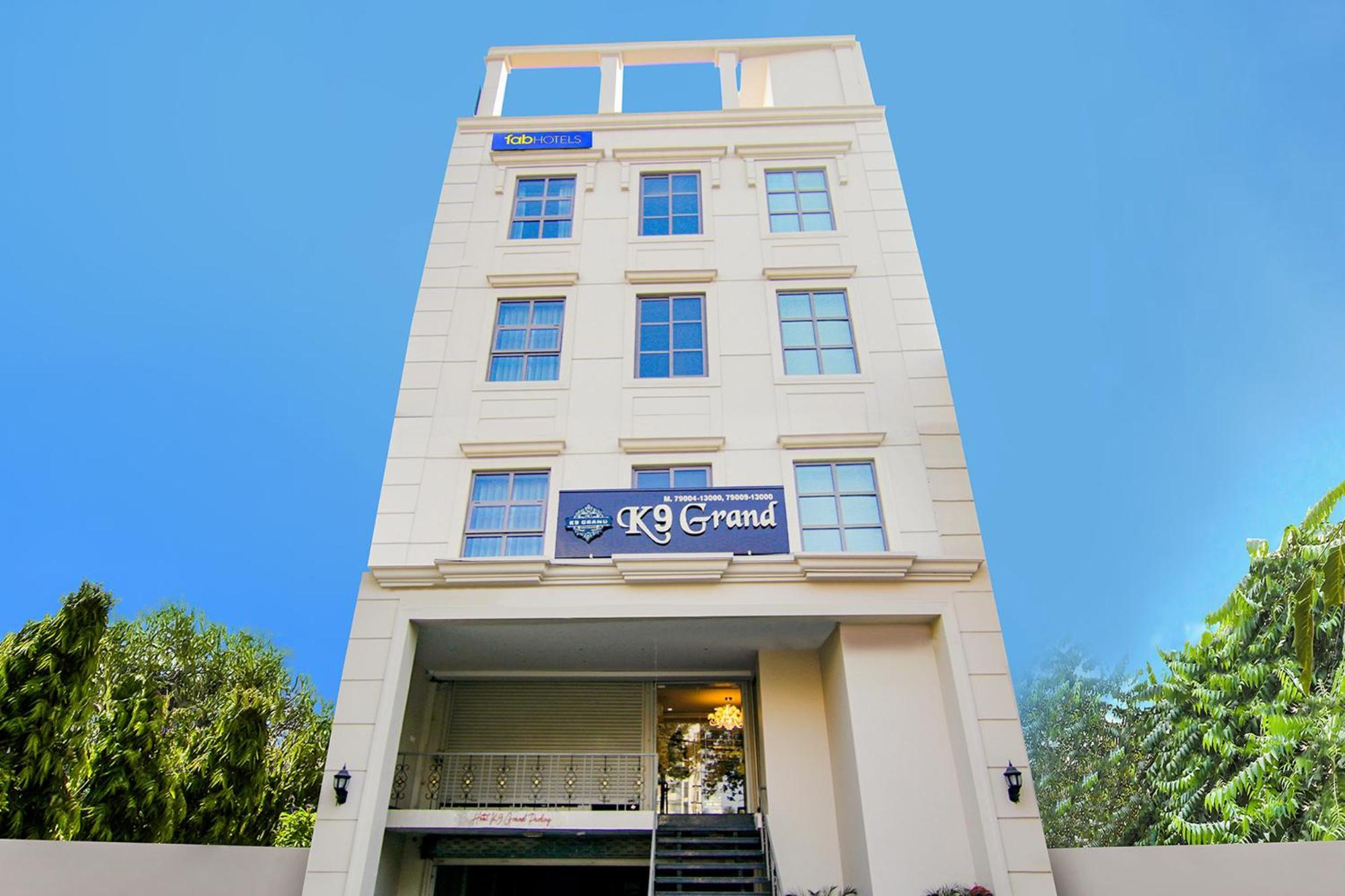 Fabhotel Prime K9 Grand ลูดิฮานา ภายนอก รูปภาพ